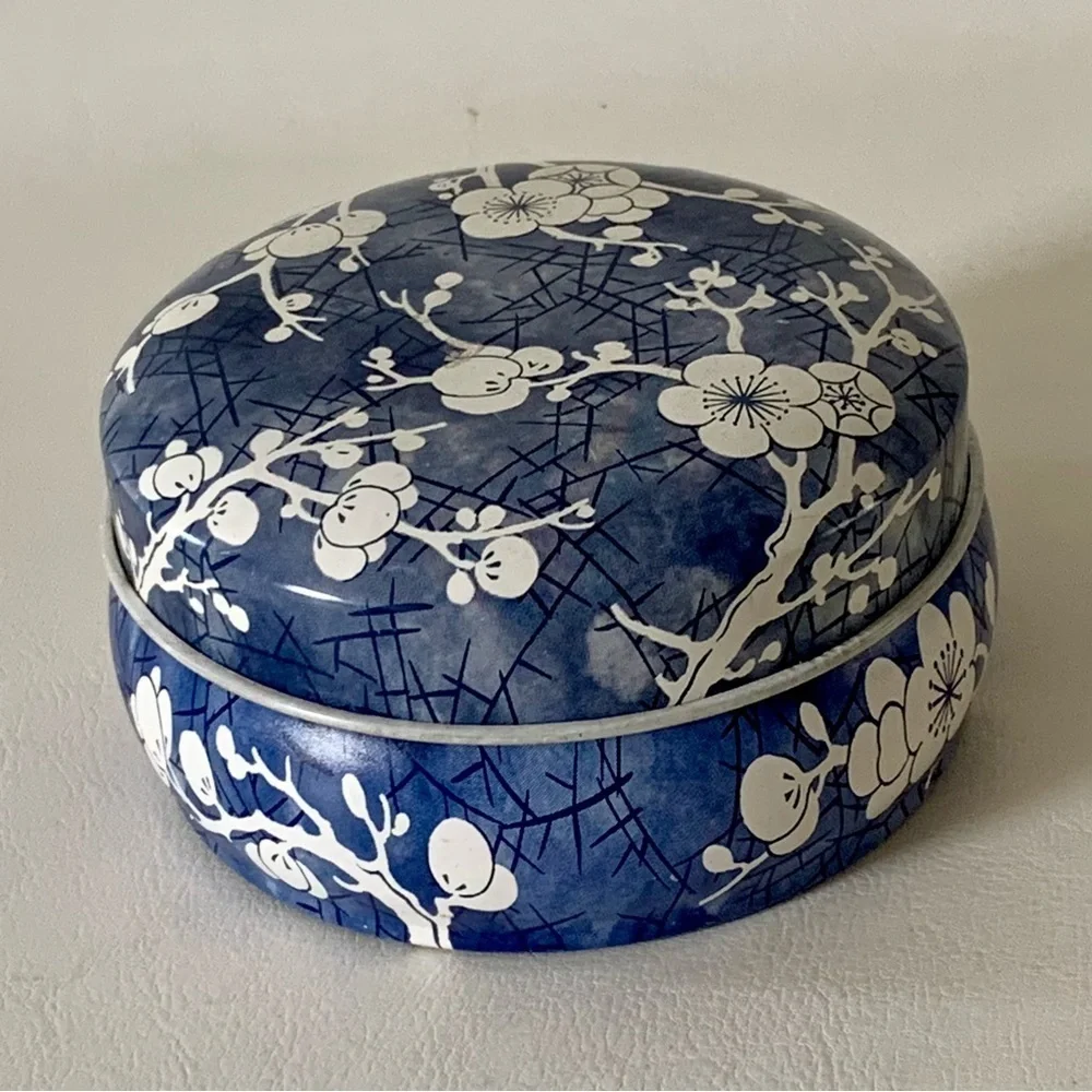 vintage daher decorated ware Lidded Metal Trinket Box England